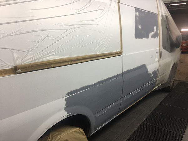 Покраска раздвижной двери и заднего крыла Ford Transit