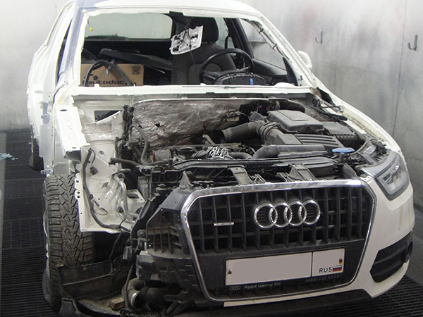 Audi Q3 в покрасочной камере