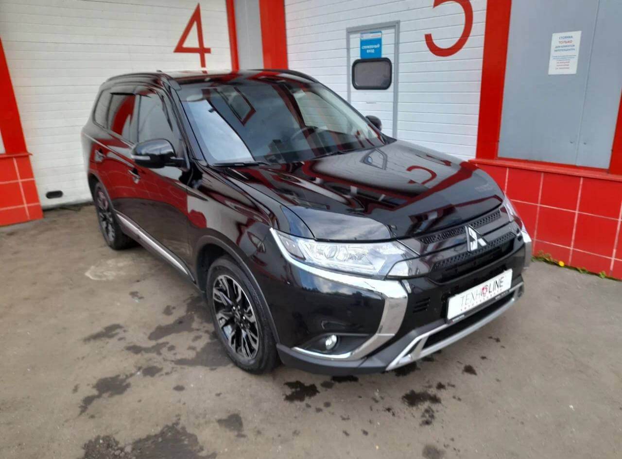 Mitsubishi Outlander полностью восстановлен, мастера Технолайн вернули ему заводской вид